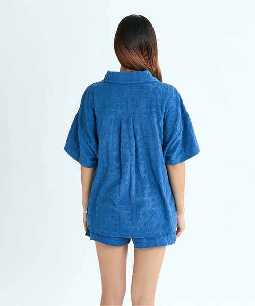 ROXY(ロキシー)の「SUNBATHING SHIRT /ロキシー総柄パイル開襟シャツ(シャツ/ブラウス・レディース・ネイビー/パープル/オレンジ・SMALL)」の6枚目の写真