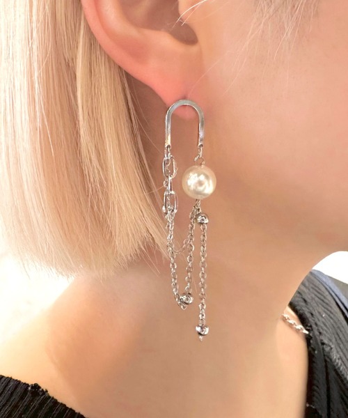 amplis(アンプリス)の「パールドレープチェーンピアス/breez(ピアス(両耳用)・レディース・イエローゴールド/シルバー・FREE)」の4枚目の写真