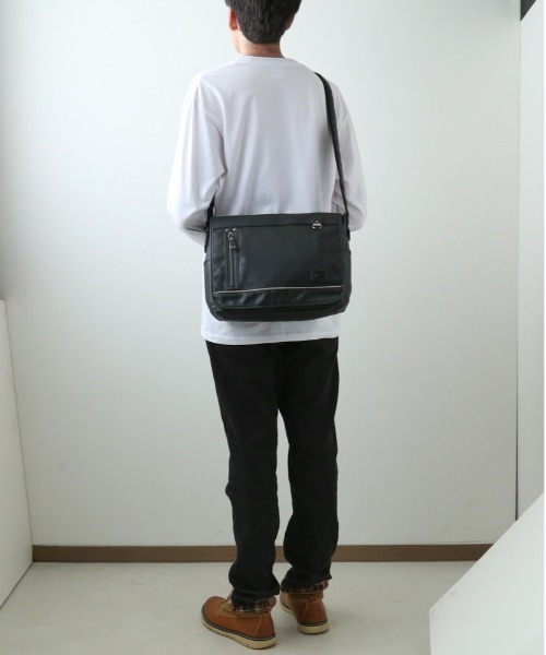 Lee（リー）の「Lee infinity ショルダーバッグ 320-3104（ショルダーバッグ・メンズ・ブラック/ネイビー/キャメル・FREE）」の10枚目の写真