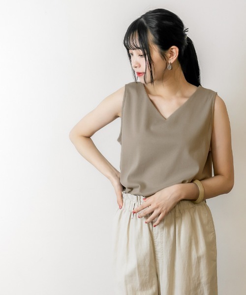 RCD（アールシーディー）の「大人のVネックタンクトップ（タンクトップ・レディース・グレイッシュベージュ/ブラック/杢グレー/オフホワイト・F）」の13枚目の写真