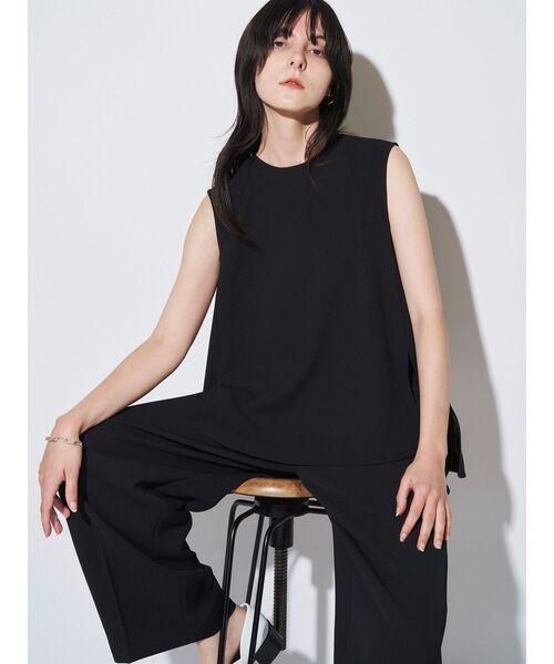 ELENDEEK(エレンディーク)の「ジョーゼットアシンメトリータンク【セットアップ対応】(シャツ/ブラウス・レディース・オフホワイト/ブラック/グリーン・FREE)」の4枚目の写真