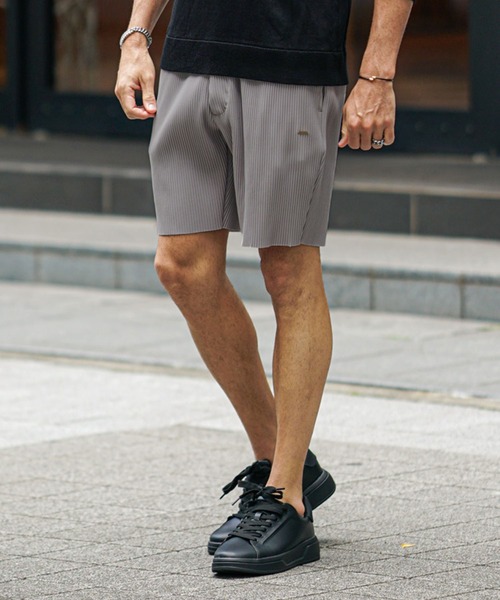 SOMEDIFF(サムディフ)の「【SOMEDIFF】プリーツショーツ ハーフパンツ メンズ ショーツ 短パン 膝上丈 サムディフ グレー ブラック 春服(その他パンツ・メンズ・ブラック/グレー/カーキ・M/L/XL)」の3枚目の写真