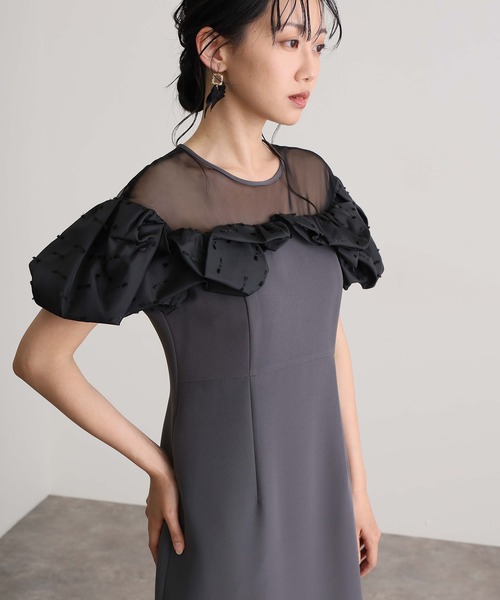 atlo（アトロ）の「ミモレ丈&袖あり フォーマル マシュマロジャガードタフタラッフル Iライン セレモニー 結婚式 二次会 パーティー ドレス オケージョンドレス 同窓会 成人式 お呼ばれ 謝恩会 20代 30代（ドレス・レディース・ベージュ/チャコール/ブラック・M）」の14枚目の写真
