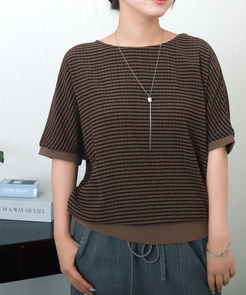 libelle more(リベル モア)の「シャーリングドルマントップス(Tシャツ/カットソー・レディース・オフホワイト/ブラウン系その他/ブラック/ホワイト系その他・M)」の2枚目の写真