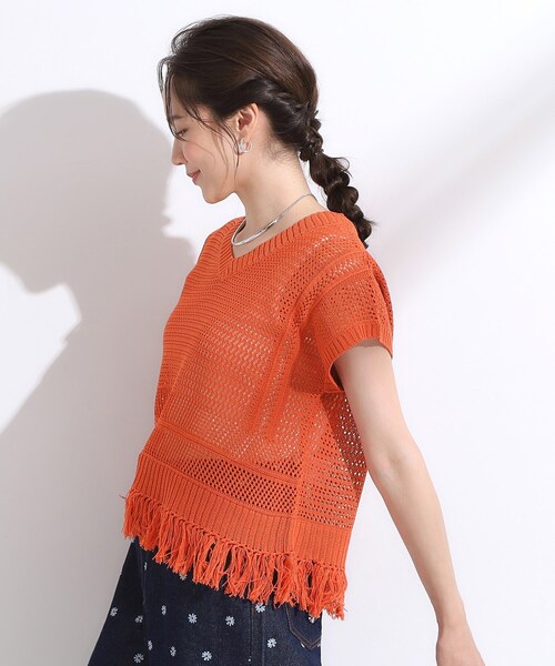 Cutie Blonde(キューティーブロンド)の「【S-LL】裾フリンジマクラメVネックニット(ニット/セーター・レディース・オレンジ/アイボリー/ダークブラウン・04/03/02/01)」の11枚目の写真