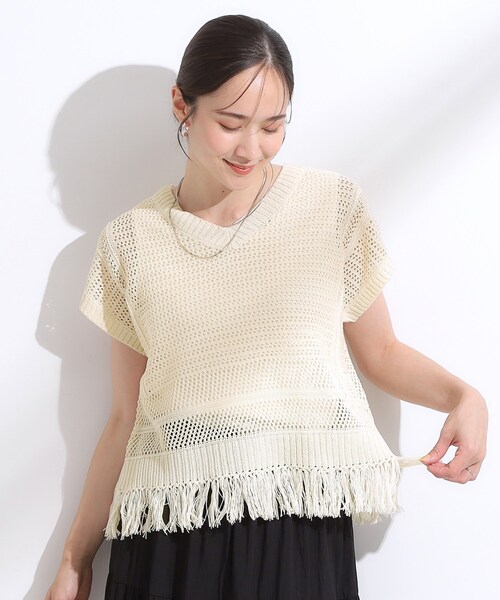 Cutie Blonde(キューティーブロンド)の「【S-LL】裾フリンジマクラメVネックニット(ニット/セーター・レディース・オレンジ/アイボリー/ダークブラウン・04/03/02/01)」の6枚目の写真