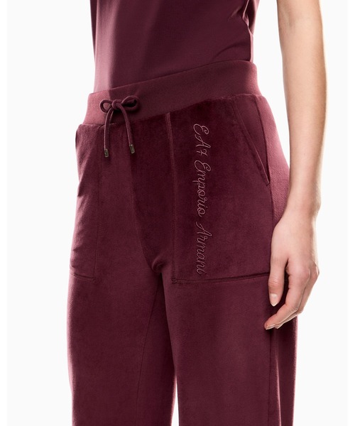 EMPORIO ARMANI EA7（エンポリオアルマーニイーエーセブン）の「【エンポリオ アルマーニ EA7】Athletic Velour ジョガーパンツ ストレッチシェニール（その他パンツ・レディース・ボルドー/ブラック・LARGE/MEDIUM/SMALL/X-SMALL）」の2枚目の写真