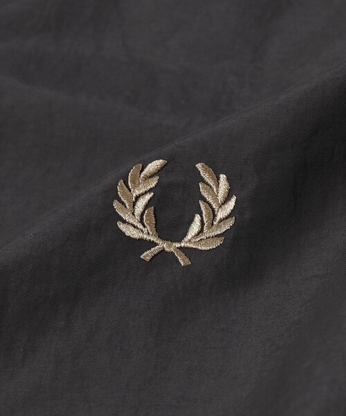 FRED PERRY（フレッドペリー）の「【別注】FRED PERRY / SHELL JACKET（ブルゾン・メンズ・チャコールグレー・X-LARGE/LARGE/MEDIUM/SMALL）」の7枚目の写真