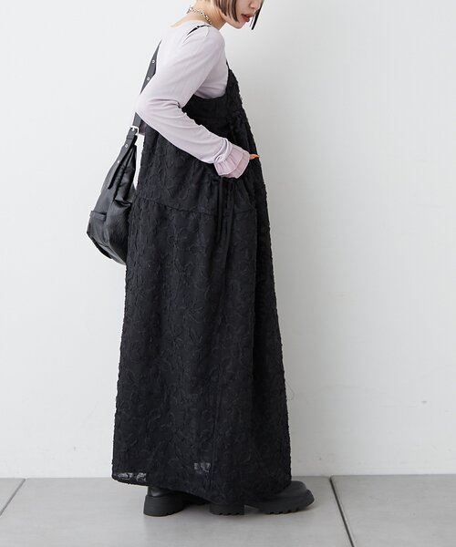 w closet(ダブルクローゼット)の「フラワーレースロングキャミワンピース(ワンピース・レディース・サックスブルー/ブラック/オフホワイト・FREE)」の17枚目の写真
