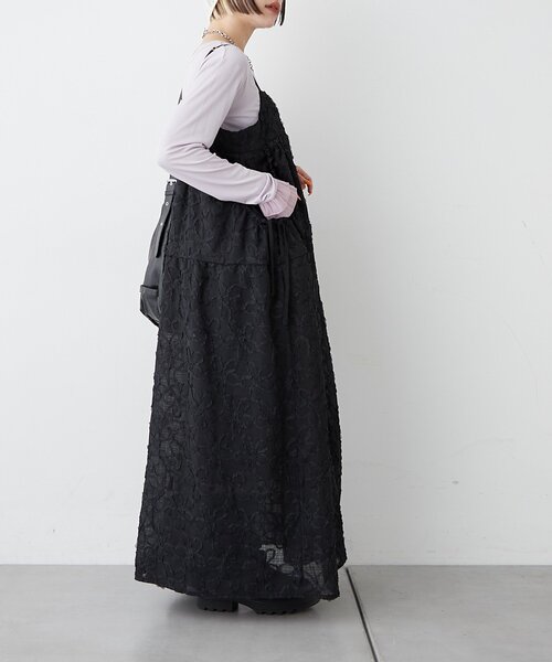 w closet(ダブルクローゼット)の「フラワーレースロングキャミワンピース(ワンピース・レディース・サックスブルー/ブラック/オフホワイト・FREE)」の18枚目の写真