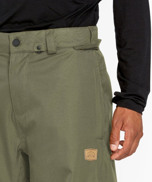VOLCOM(ボルコム)の「【VOLCOM/ボルコム】 Mens Arthur 20K Pants /ワンポイントスキースノーボードパンツ(その他パンツ・メンズ・オリーブ/ベージュ系その他/ブラック/インディゴブルー・X-LARGE/XX-LARGE/MEDIUM/SMALL/LARGE/XX-SMALL/X-SMALL)」の5枚目の写真