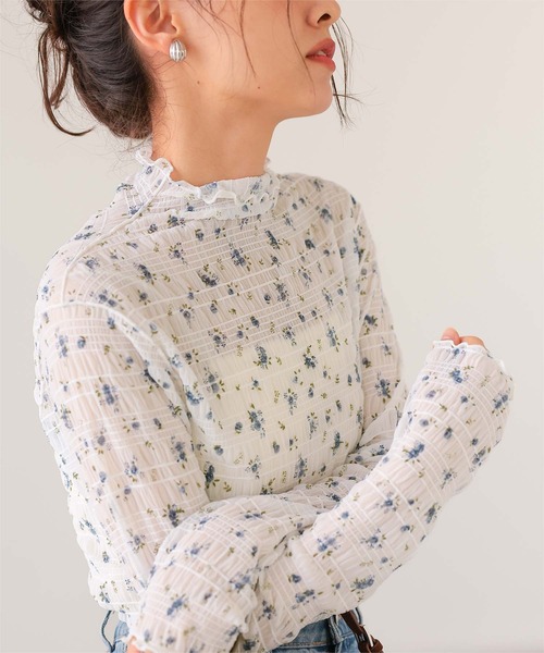 titivate(ティティベイト)の「フラワーレースボトルネックトップス(Tシャツ/カットソー・レディース・オフホワイト/ナチュラル/イエロー・M)」の5枚目の写真