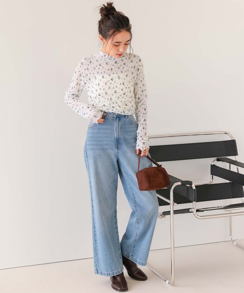 titivate(ティティベイト)の「フラワーレースボトルネックトップス(Tシャツ/カットソー・レディース・オフホワイト/ナチュラル/イエロー・M)」の6枚目の写真