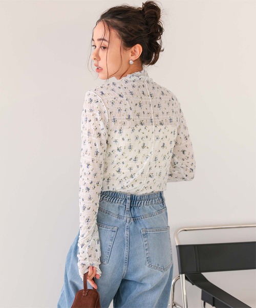 titivate(ティティベイト)の「フラワーレースボトルネックトップス(Tシャツ/カットソー・レディース・オフホワイト/ナチュラル/イエロー・M)」の7枚目の写真