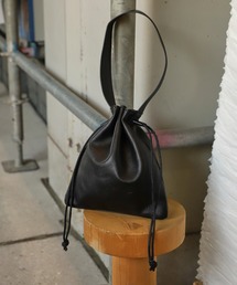 Firsthand（ファーストハンド）の「Firsthand/ファーストハンド Drawstring Leather Handbag / ワンハンドル 巾着ハンドバッグ / 牛革 / 撥水レザー（ハンドバッグ・メンズ）」