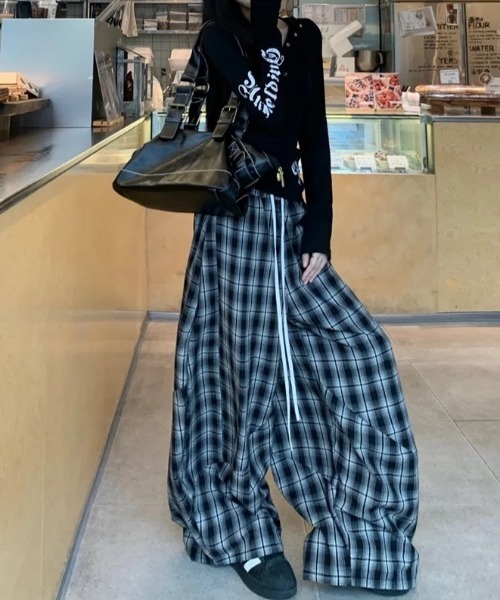 DIAVEL(ディアベル)の「【25秋冬新作】ストリートシグネチャーパンツ / Street Signature Pants(その他パンツ・レディース・ブラック・M)」の8枚目の写真
