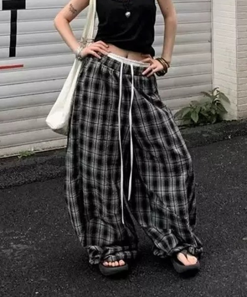 DIAVEL(ディアベル)の「【25秋冬新作】ストリートシグネチャーパンツ / Street Signature Pants(その他パンツ・レディース・ブラック・M)」の3枚目の写真