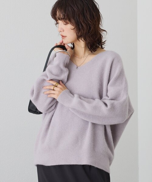 RIVE DROITE（リヴドロワ）の「【抜け感シルエット】ヘアリーウール片畦Vネックニット（ニット/セーター・レディース・バーガンディー/ライトベージュ/グレー系その他/グレー/チャコールグレー/バイオレット・FREE）」の5枚目の写真