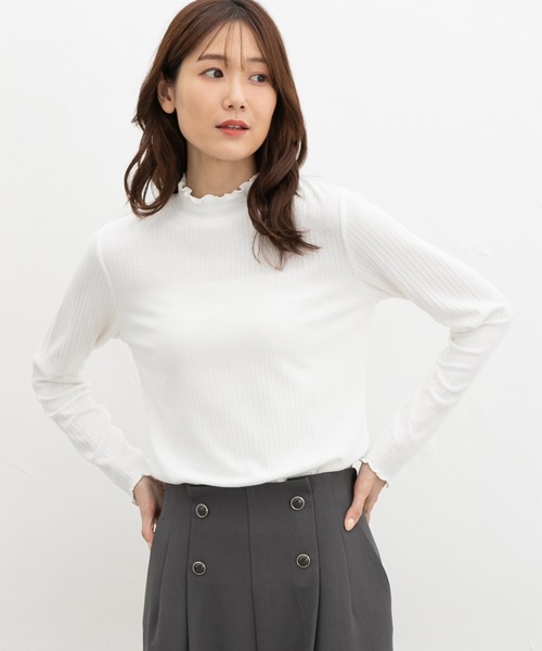 Honeys（ハニーズ）の「メローハイネックＴ（Tシャツ/カットソー・レディース・アイボリー/ピンク/ダークブラウン系/ネイビー/イエロー/オフホワイト/ブラック/スモーキーグリーン系/ラベンダー・M/LL/L/S）」の11枚目の写真