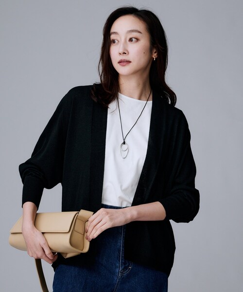 UNTITLED（アンタイトル）の「【きれいめ羽織り/オフィス】釦レスカーディガン（カーディガン/ボレロ・レディース・ブラウン系その他/ブラック・00/02/04/44）」の2枚目の写真