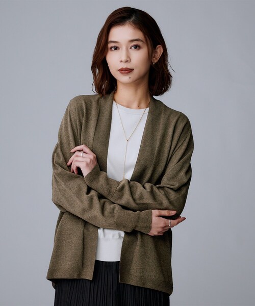 UNTITLED（アンタイトル）の「【きれいめ羽織り/オフィス】釦レスカーディガン（カーディガン/ボレロ・レディース・ブラウン系その他/ブラック・00/02/04/44）」の15枚目の写真