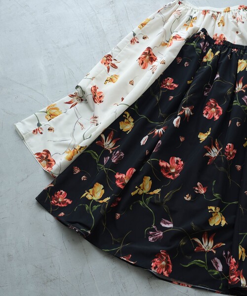 EMMEL REFINESエメルリファインズフラワープリントマキシスカートXS白 EMMEL REFINESエメルリファインズフラワープリントマキシ