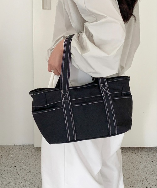 FINEnough（ファインナフ）の「光沢ツイルミニトート2WAYショルダーバッグ（ショルダーバッグ・レディース・ブラック/ブラウン/ホワイト/カーキ・FREE）」の7枚目の写真