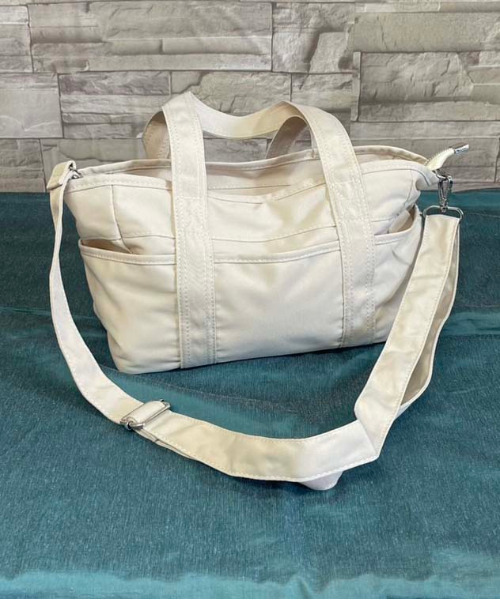 FINEnough（ファインナフ）の「光沢ツイルミニトート2WAYショルダーバッグ（ショルダーバッグ・レディース・ブラック/ブラウン/ホワイト/カーキ・FREE）」の13枚目の写真