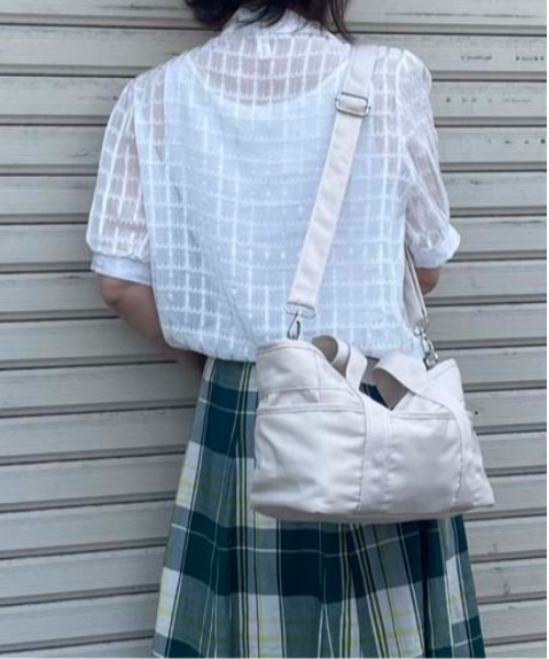 FINEnough（ファインナフ）の「光沢ツイルミニトート2WAYショルダーバッグ（ショルダーバッグ・レディース・ブラック/ブラウン/ホワイト/カーキ・FREE）」の16枚目の写真