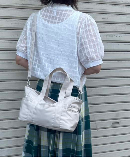 FINEnough（ファインナフ）の「光沢ツイルミニトート2WAYショルダーバッグ（ショルダーバッグ・レディース・ブラック/ブラウン/ホワイト/カーキ・FREE）」の20枚目の写真
