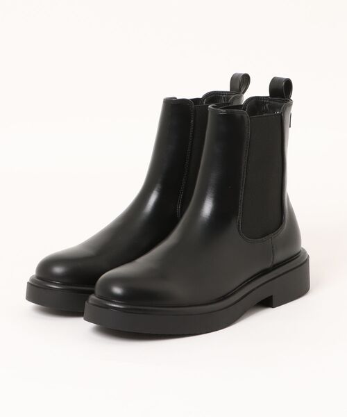 Round About（Bridget Birkin）（ラウンド アバウト）の「【Round About】プルストラップサイドゴアショートブーツ(453002)（ブーツ・レディース・ブラック・38/37/36/39）」の4枚目の写真