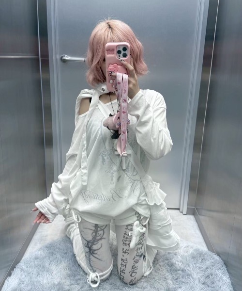 Never mind the XU / Chikashitsu+（ネバーマインド ザ エックスユー / チカシツプラス）の「【nmtc +】vintage cross long sleeve / 【エヌエムティーシープラス】ビンテージクロスデザイン長袖Tシャツ（Tシャツ/カットソー・メンズ・ホワイト・ONE SIZE）」の20枚目の写真