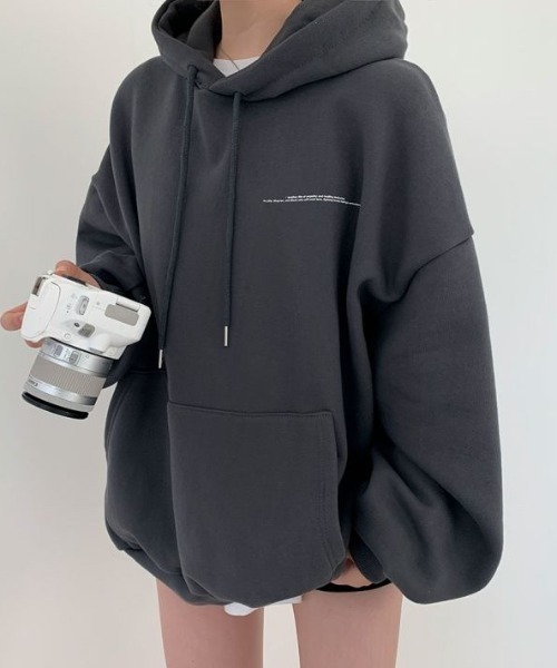 emi+（エミプラス）の「オーバーサイズスウェットパーカー（パーカー・レディース・ブラック/グレー/チャコールグレー・FREE）」の10枚目の写真