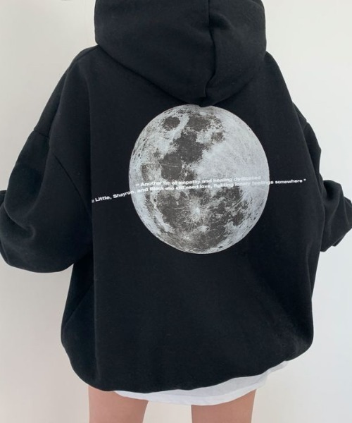 emi+（エミプラス）の「オーバーサイズスウェットパーカー（パーカー・レディース・ブラック/グレー/チャコールグレー・FREE）」の5枚目の写真