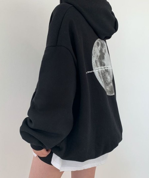 emi+（エミプラス）の「オーバーサイズスウェットパーカー（パーカー・レディース・ブラック/グレー/チャコールグレー・FREE）」の11枚目の写真