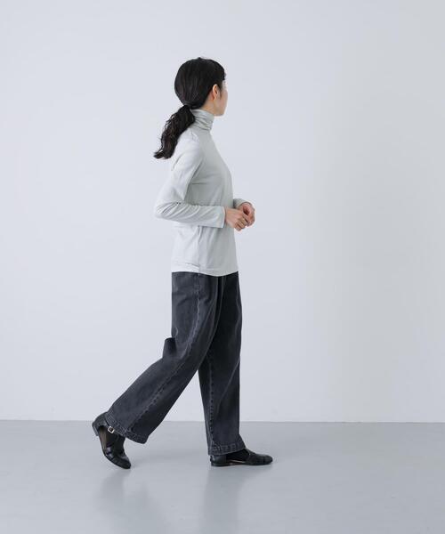 かぐれ(カグレ)の「ハイツイストコットンタートルカットソー(Tシャツ/カットソー・レディース・オフホワイト/ブラック/ミント・FREE)」の11枚目の写真