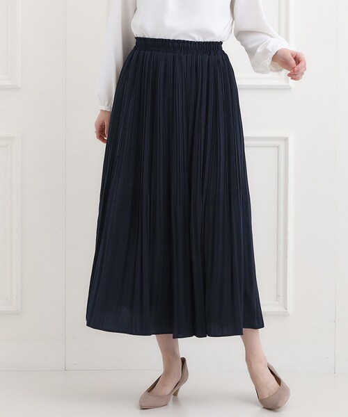 SHOO・LA・RUE（シューラルー）の「【洗濯機可/着丈選べる】オンにもオフにも 軽やかプリーツスカート（スカート・レディース・ネイビー/ライトグレー/ライトベージュ/ブラック・00/11）」の4枚目の写真