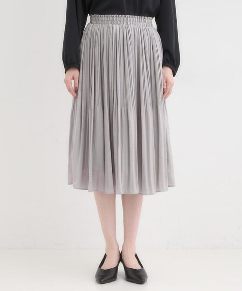 SHOO・LA・RUE（シューラルー）の「【洗濯機可/着丈選べる】オンにもオフにも 軽やかプリーツスカート（スカート・レディース・ネイビー/ライトグレー/ライトベージュ/ブラック・00/11）」の16枚目の写真
