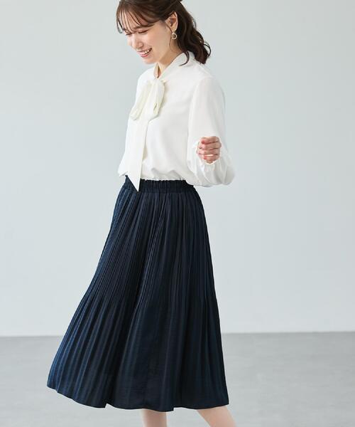 SHOO・LA・RUE（シューラルー）の「【洗濯機可/着丈選べる】オンにもオフにも 軽やかプリーツスカート（スカート・レディース・ネイビー/ライトグレー/ライトベージュ/ブラック・00/11）」の6枚目の写真