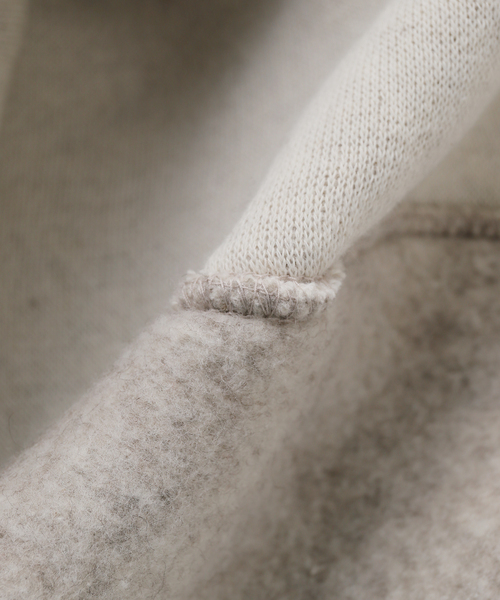 SEEALL（シーオール）の「【SEEALL/シーオール】SLIT SLEEVE SWEAT:スウェット（スウェット・レディース・ベージュ・MEDIUM）」の5枚目の写真