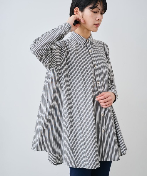 IEDIT(イディット)の「IEDIT テントラインで体形カバー 長め丈ブラウス(シャツ/ブラウス・レディース・グレー/ブルー・L/M/3L/LL/4L/S)」の7枚目の写真