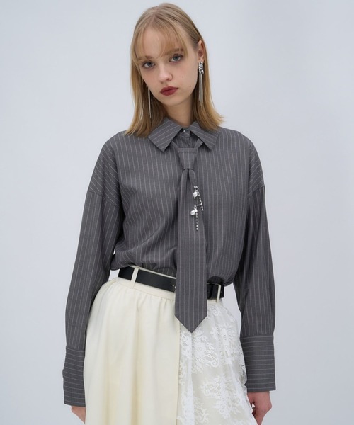 HARE(ハレ)の「パーツツキネクタイシャツ(HARE)(シャツ/ブラウス・レディース・ホワイト/ブラック/ブルー/グレー系その他/ドット/ピンク/グリーン・FREE)」の3枚目の写真