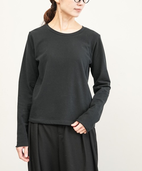 SOLAMONAT(ソラモナ)の「ミニ裏毛 ベーシッククルーネックカットソー(Tシャツ/カットソー・レディース・ホワイト/ブラック・L/M)」の2枚目の写真