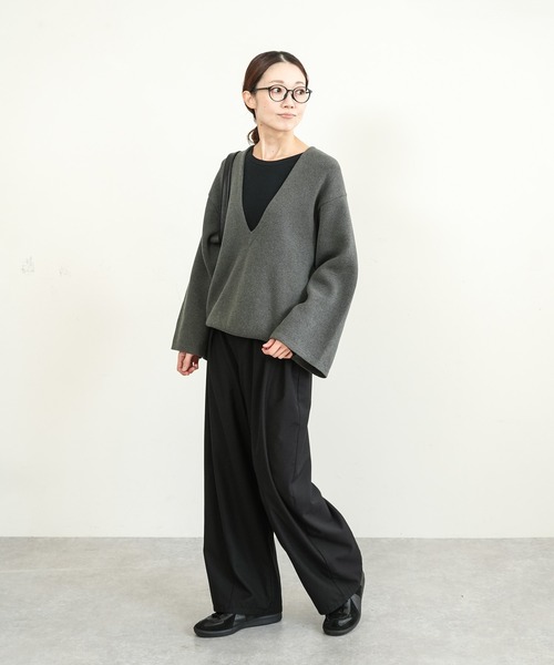 SOLAMONAT(ソラモナ)の「ミニ裏毛 ベーシッククルーネックカットソー(Tシャツ/カットソー・レディース・ホワイト/ブラック・L/M)」の5枚目の写真