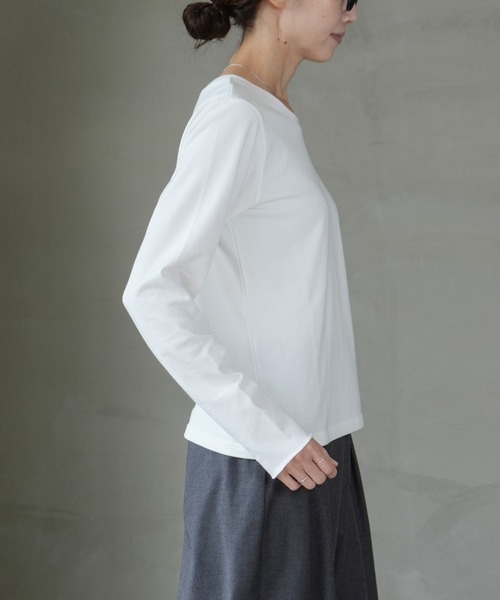 SOLAMONAT(ソラモナ)の「ミニ裏毛 ベーシッククルーネックカットソー(Tシャツ/カットソー・レディース・ホワイト/ブラック・L/M)」の7枚目の写真