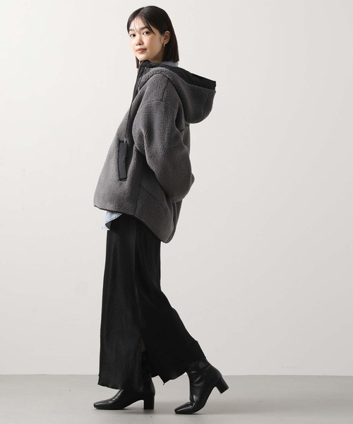 Gready Brilliant（グレディブリリアン）の「ボアバイカラーフード