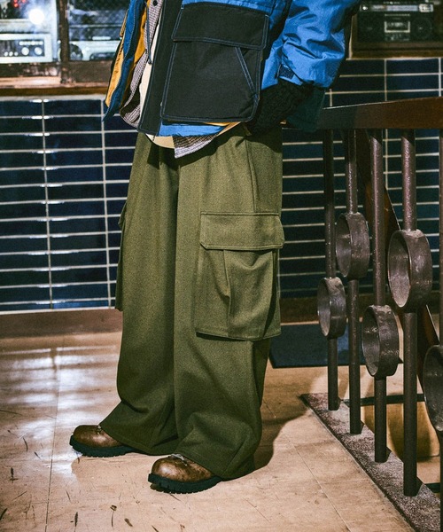 niko and...（ニコアンド）の「TRフラノワイドカーゴパンツ（カーゴパンツ・メンズ・チャコール/カーキ・MEDIUM/LARGE）」の16枚目の写真