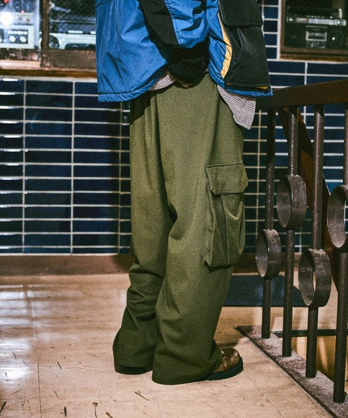 niko and...（ニコアンド）の「TRフラノワイドカーゴパンツ（カーゴパンツ・メンズ・チャコール/カーキ・MEDIUM/LARGE）」の17枚目の写真