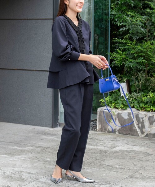 NOLLEY’S（ノーリーズ）の「《セットアップ対応》ウォッシャブル衿プリーツペプラムブラウス（シャツ/ブラウス・レディース・グレー系その他/ネイビー・38）」の3枚目の写真