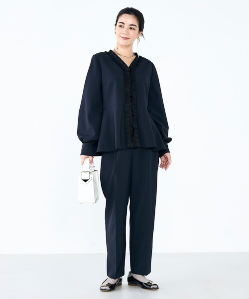 NOLLEY’S（ノーリーズ）の「《セットアップ対応》ウォッシャブル衿プリーツペプラムブラウス（シャツ/ブラウス・レディース・グレー系その他/ネイビー・38）」の8枚目の写真